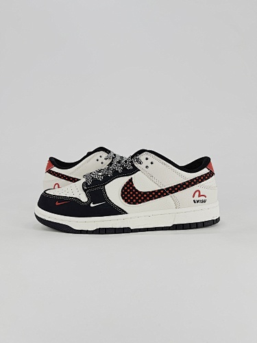 NIKE DUNK SB LOW