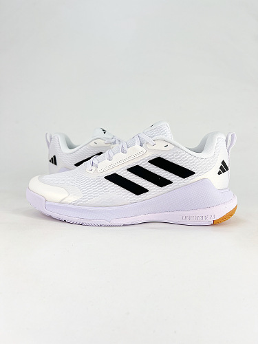 adidas Novaflight 2 M low top
