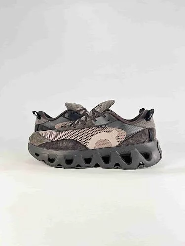 On × KITH K-Tech 2