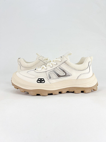 BalenciagaBalenciaga dad shoe