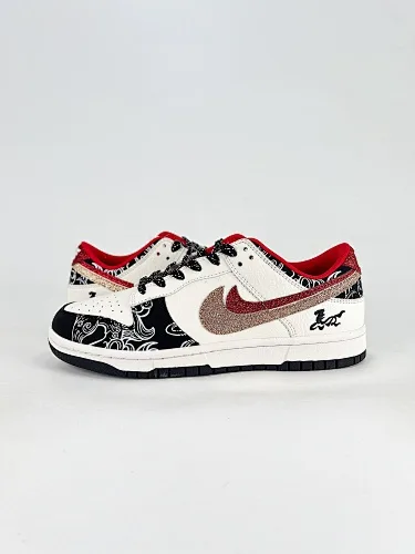 NIKE DUNK SB LOW