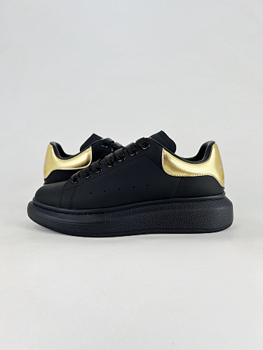 Alexander McQueen/