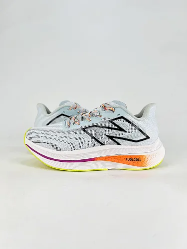 New Balance Elite v3 low top