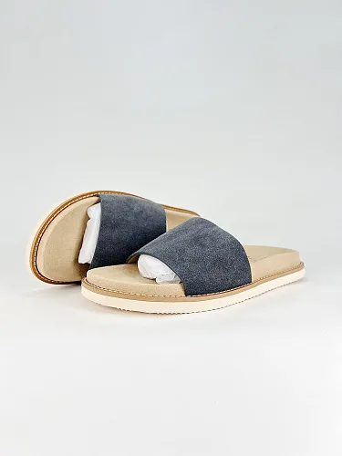 Brunello Cucinelli slide