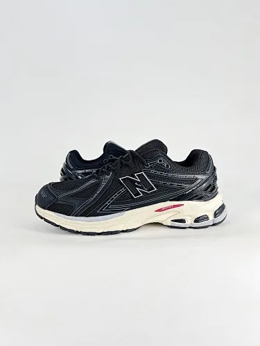New Balance M1906R