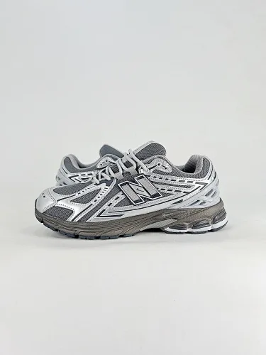 New Balance M1906R