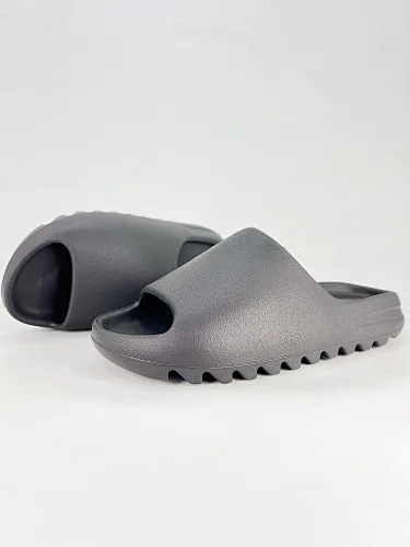 Adidas Kanye West x Yeezy Slide“Resin”