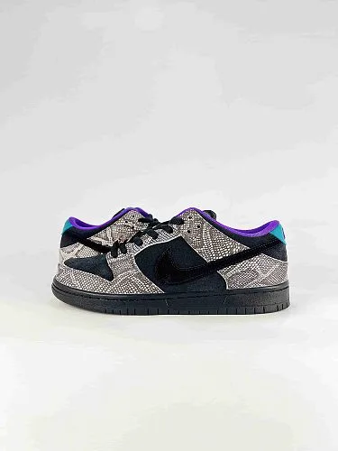 NIKE DUNK SB LOW