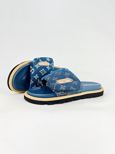 LOUIS VUITTON Pool Pillow Comfort Size: 36 37 38 39 40 41 42 43 44 45 46 47