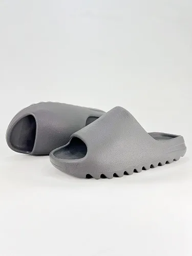 Adidas Kanye West x Yeezy Slide“Resin”