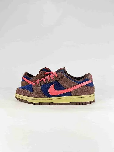 NIKE DUNK SB LOW nuevo colorway