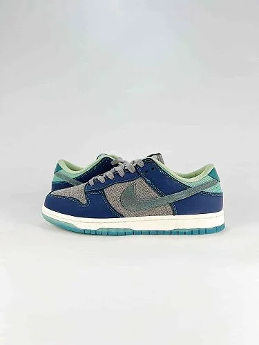 NIKE DUNK