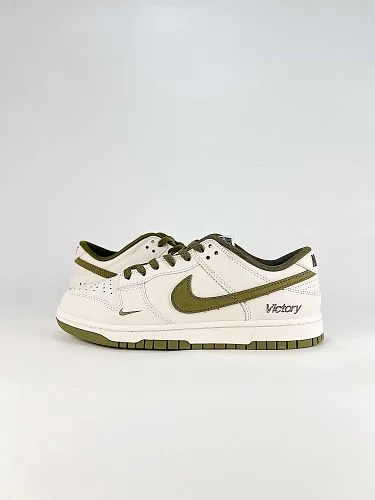 NIKE DUNK SB LOW nuevo colorway