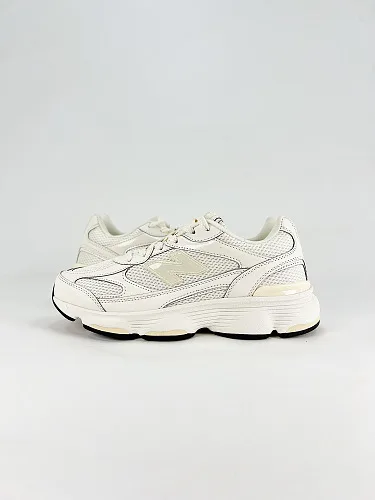 New Balance NB603