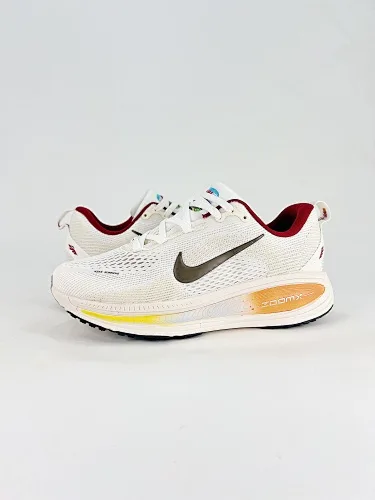 Nike VOMERO 18X running